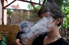 Consumir drogas é crime? Saiba como o hábito é considerado pela lei  