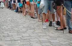 Lei das filas: saiba qual tempo limite que o consumidor pode esperar  