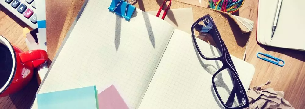 Descubra Como a Organização da Mesa de Trabalho Pode te Ajudar  