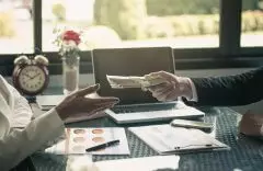 O que é piso salarial?  